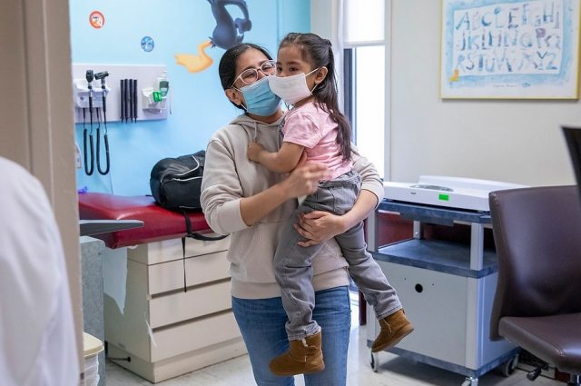 Zero to Three, Healthy StepsFamily Care CenterMontefiore Medical Group Zero to Three, Healthy Steps
Family Care Center
Montefiore Medical Group
Bronx, NY
March 24 2021
COPYRIGHT REBECCA DROBIS